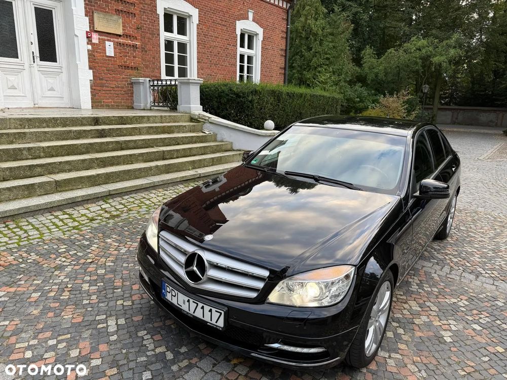 Mercedes-Benz Klasa C 180 T CGI Automatik BlueEFFICIENCY Avantgarde - 14