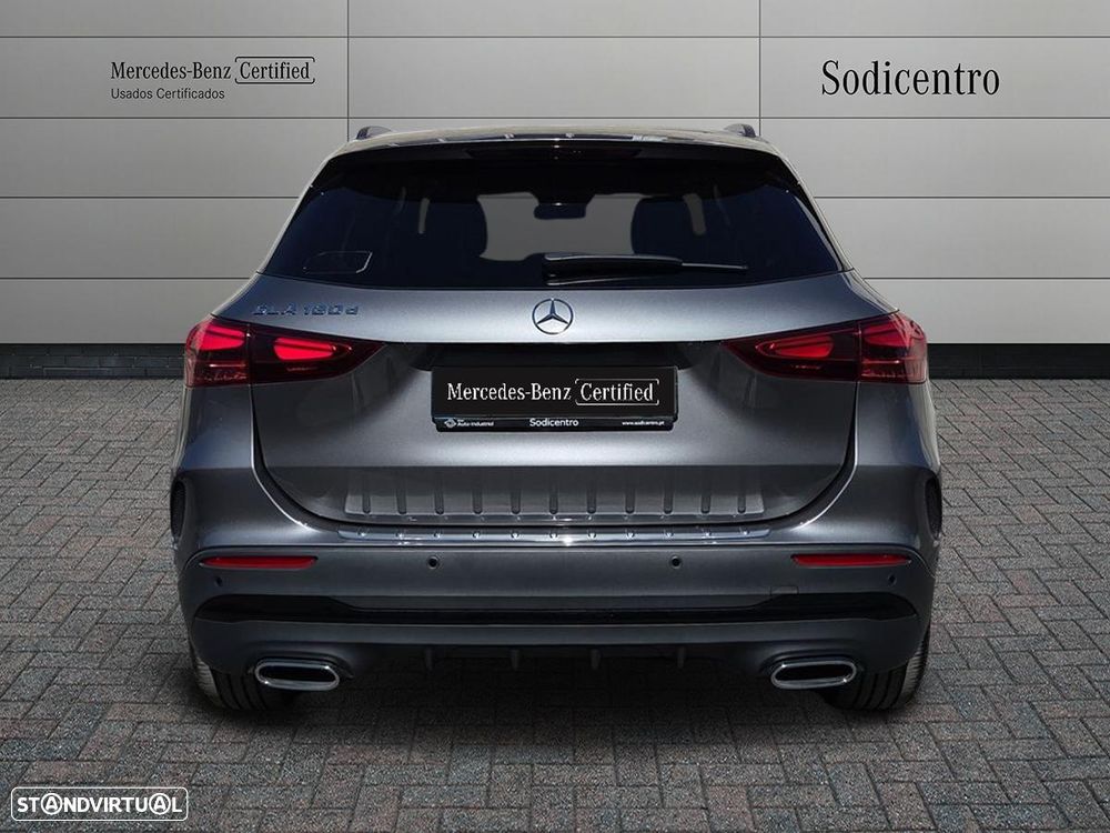 Mercedes-Benz GLA 180 d AMG Line - 9