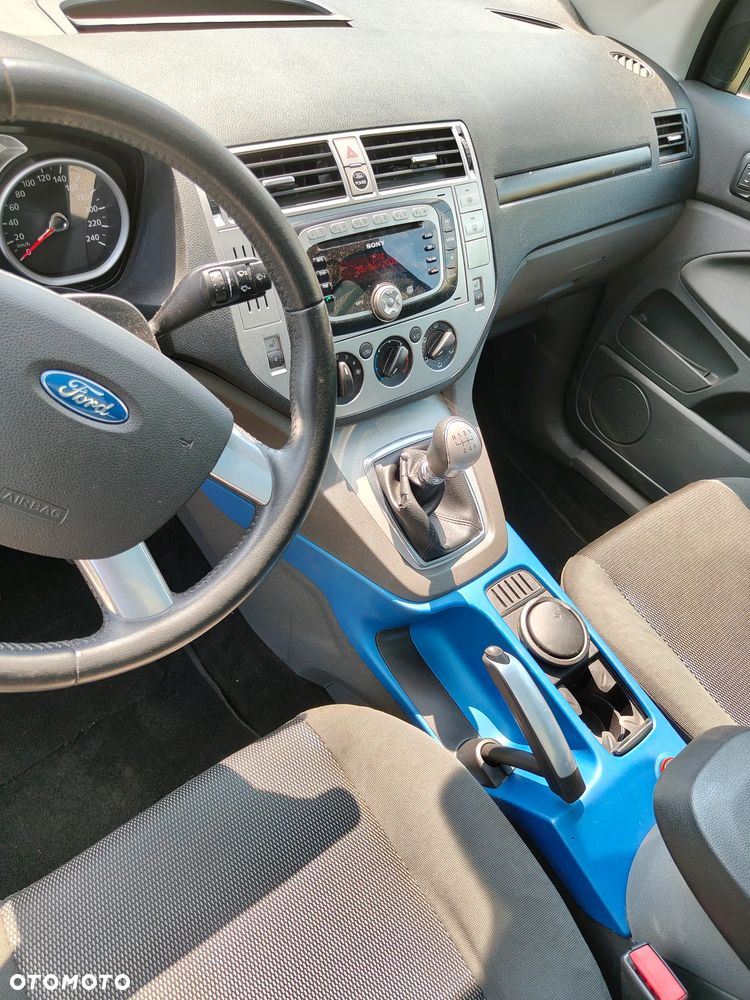 Ford Kuga 2.0 TDCi 4x4 Titanium - 28
