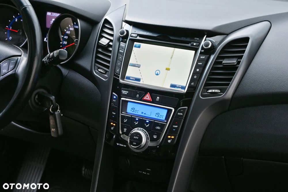 Hyundai i30 1.6 CRDI DCT Passion Plus - 24