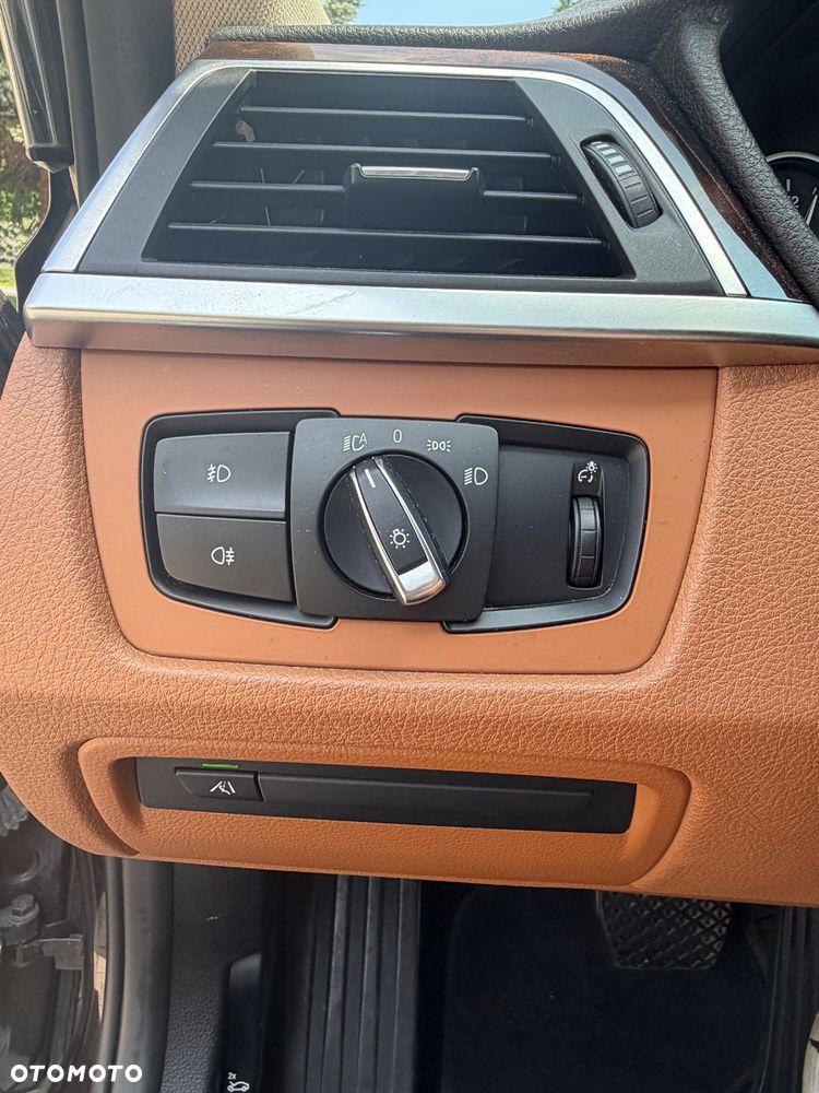 BMW Seria 3 320d xDrive Luxury Line - 18