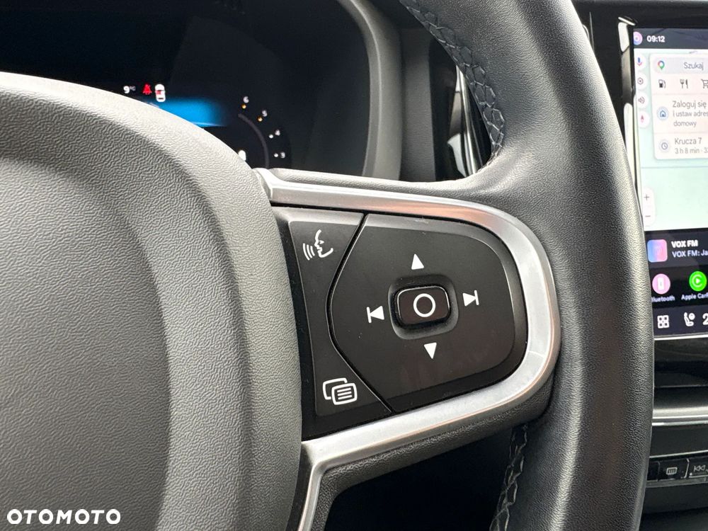 Volvo XC 60 B4 D AWD Momentum Pro - 26