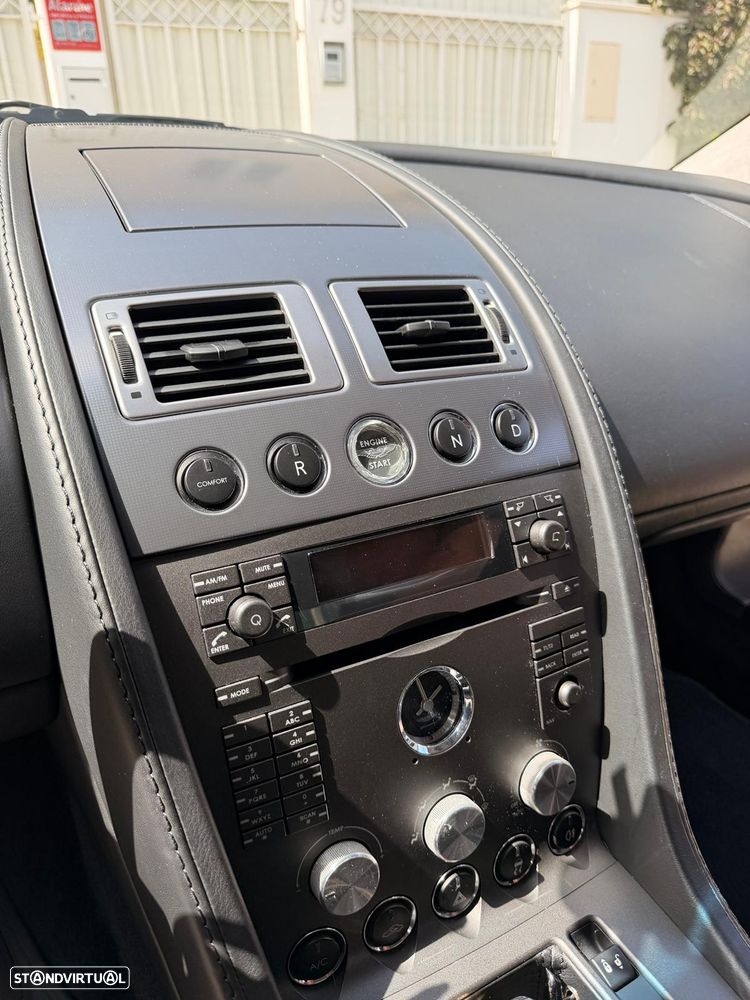 Aston Martin Vantage Coupe Sportshift - 10