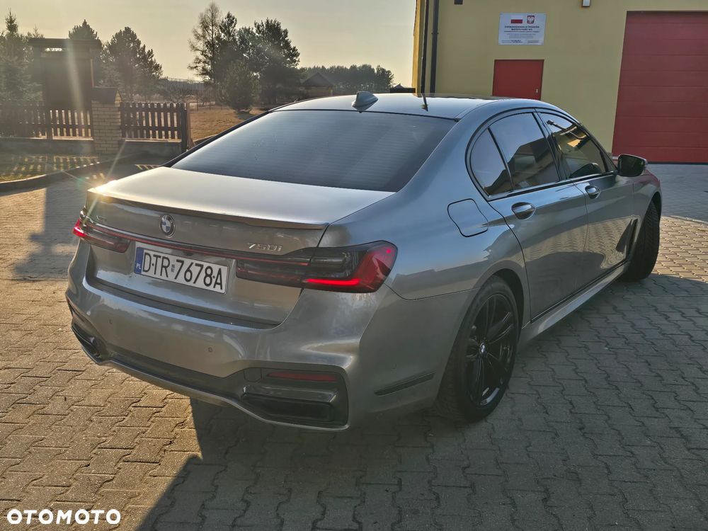 BMW Seria 7 750i xDrive sport - 8