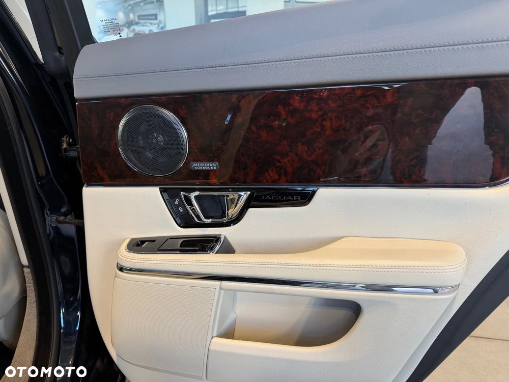 Jaguar XJ 3.0 V6 Kompressor AWD R-Sport - 19