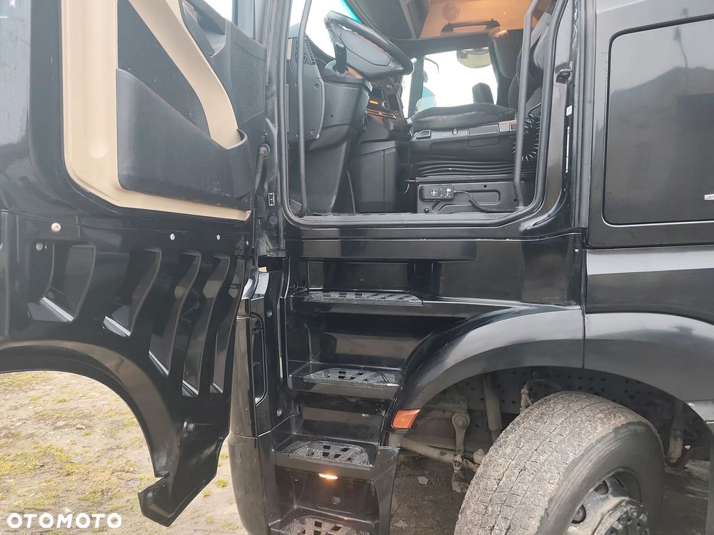 Mercedes-Benz Actros MP4 - 14