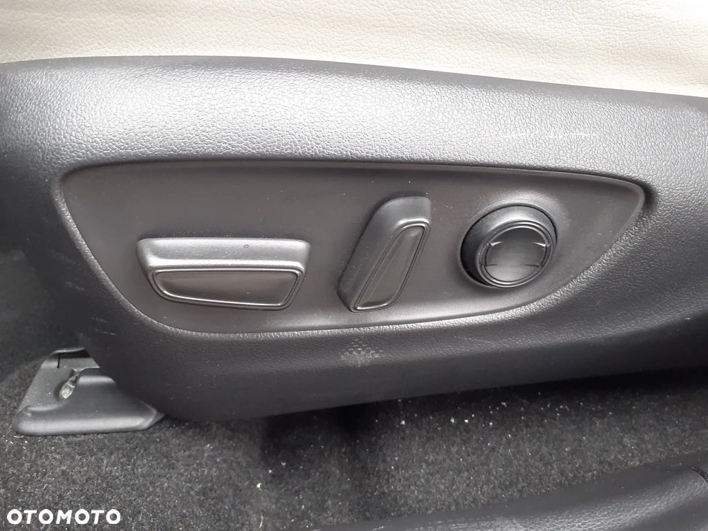 Toyota RAV4 2.5 Hybrid Executive 4x4 - 28