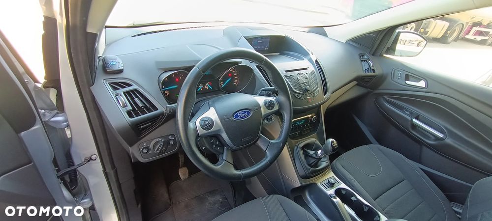 Ford Kuga 2.0 TDCi 4x4 Titanium - 23