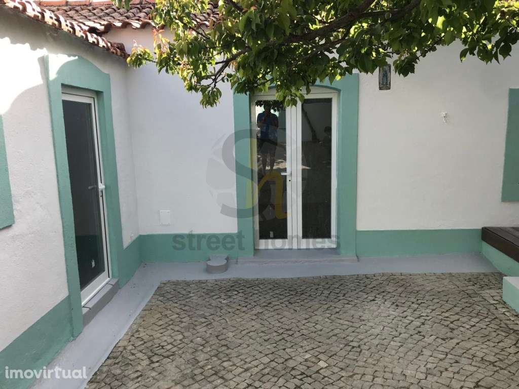 Moradia V2 com quintal disponível a partir de Julho - Grande imagem: 4/34