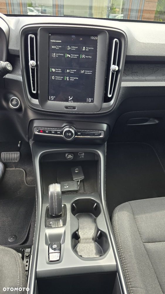 Volvo XC 40 D3 SCR Momentum Core - 11