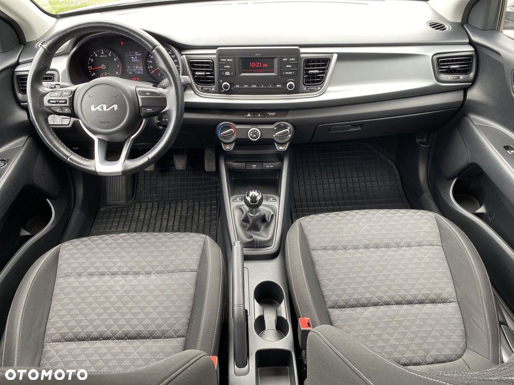 Kia Rio - 12