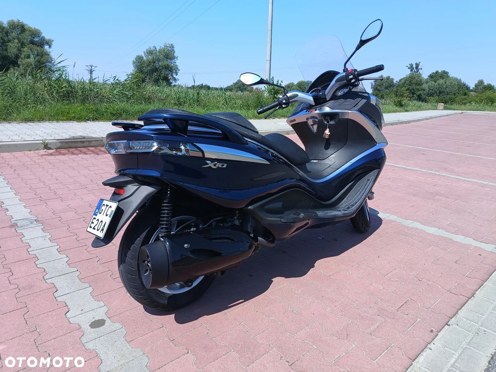 Piaggio X10 - 4