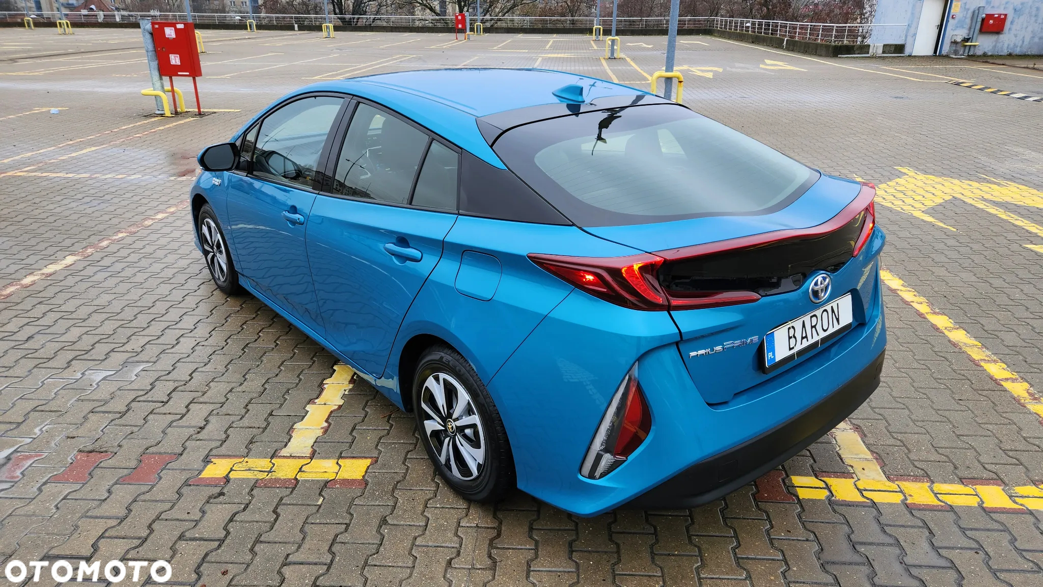 Toyota Prius Plug-in Hybrid - 9