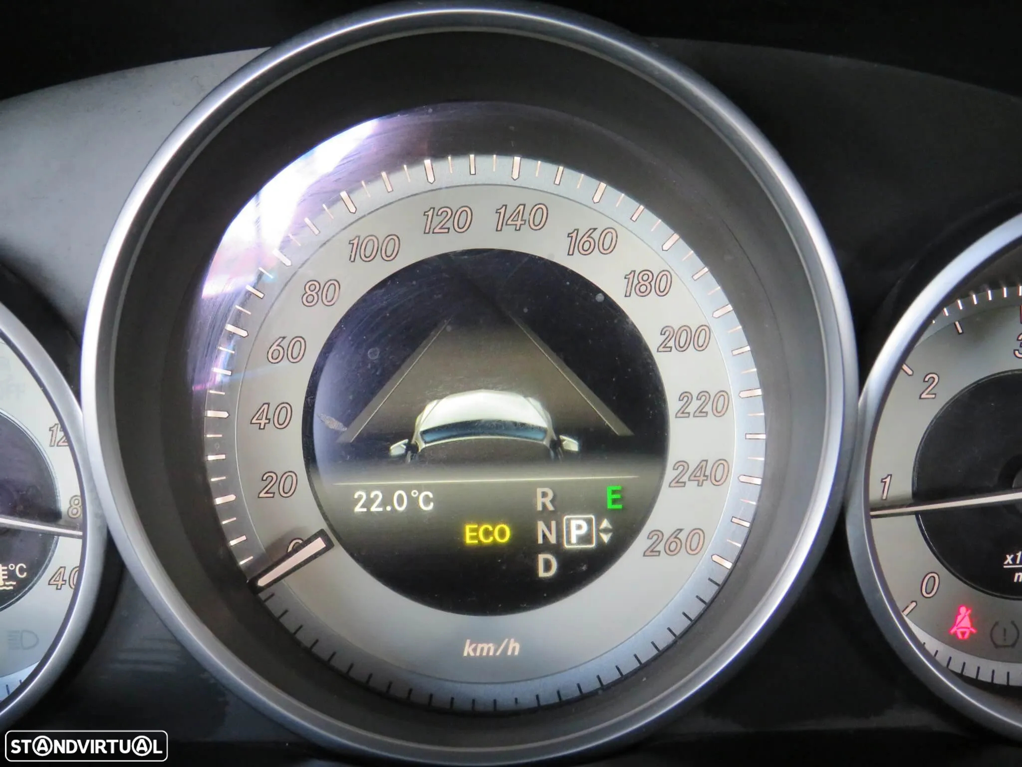Mercedes-Benz E 220 CDi BlueEfficiency Auto - 25