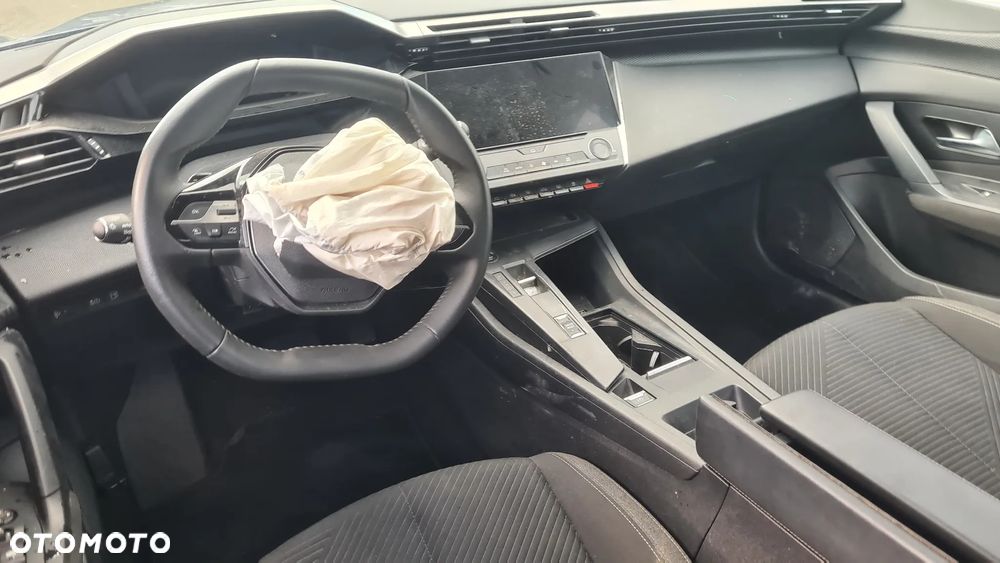 Peugeot 308 180 e-EAT8 GT - 10