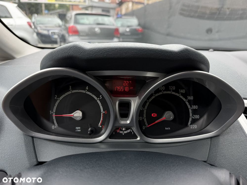Ford Fiesta 1.25 Titanium - 32