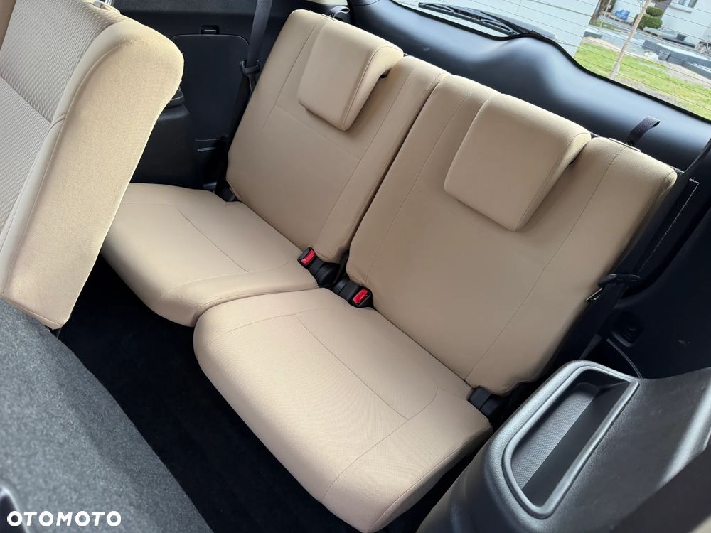 Mitsubishi Outlander 2.0 Intense + Navi 4WD CVT - 36