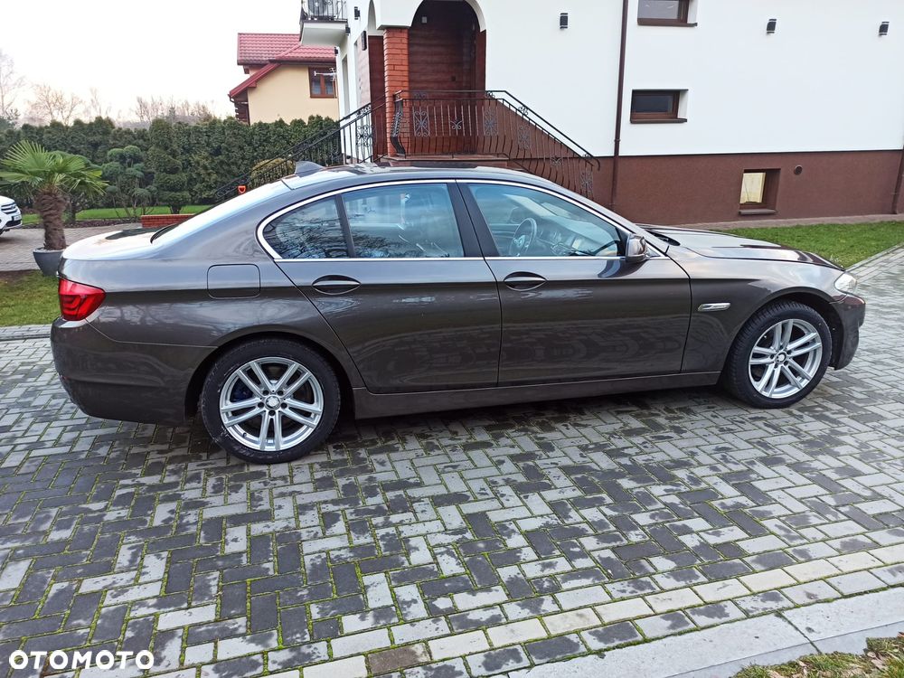 BMW Seria 5 520d Luxury Line - 9