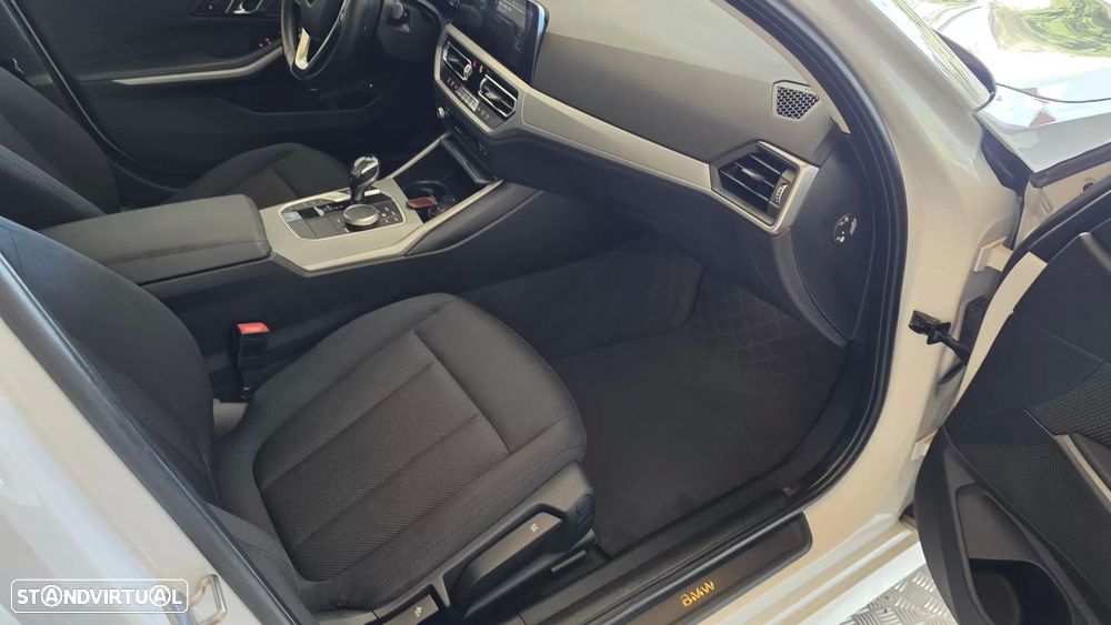 BMW 330 e Line Sport Auto - 50