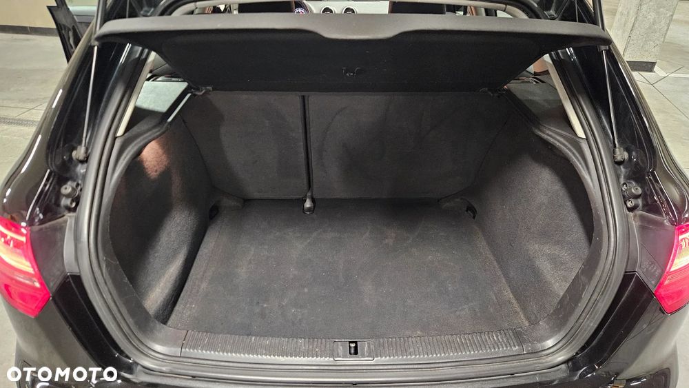 Audi A3 Sportback 1.6 TDI DPF Attraction - 13