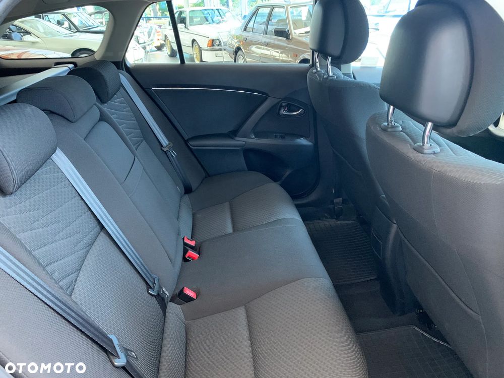 Toyota Avensis - 20