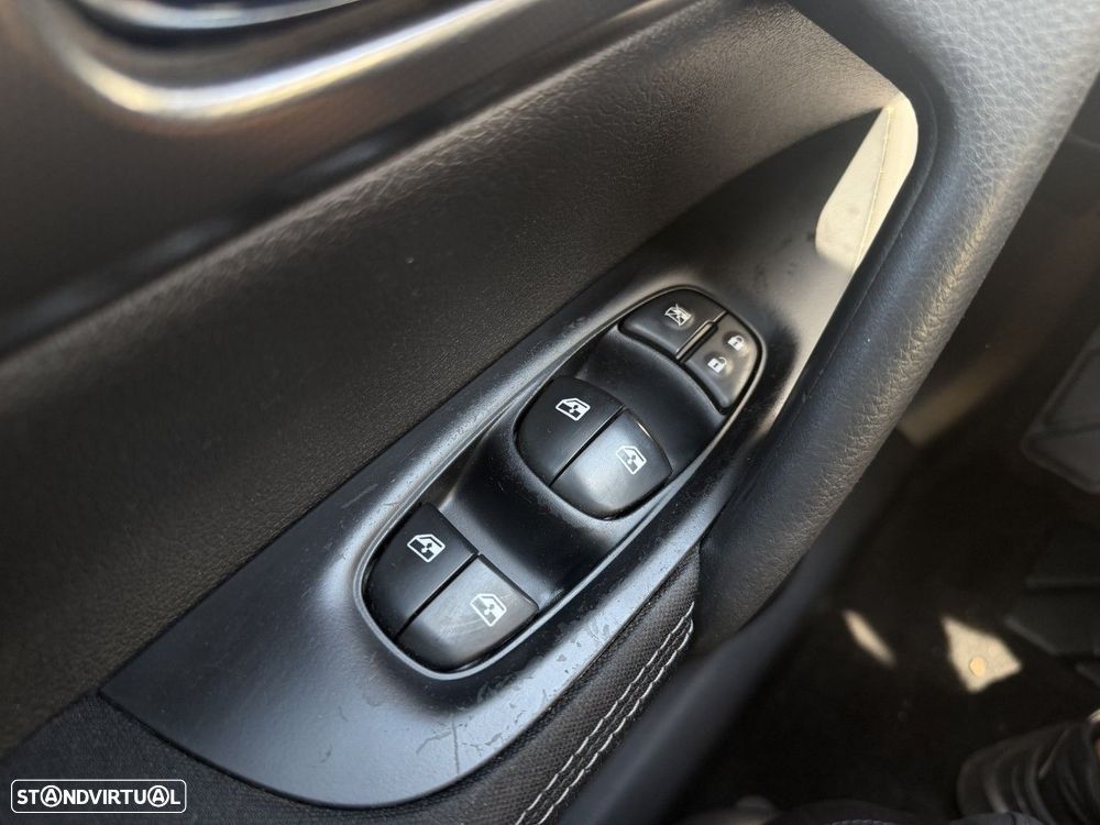 Nissan Qashqai 1.5 dCi 360 - 23