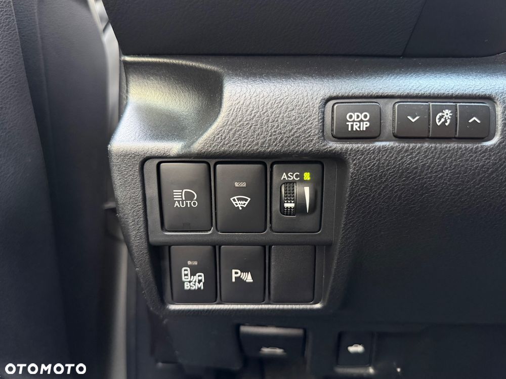 Lexus IS 300h Prestige - 15