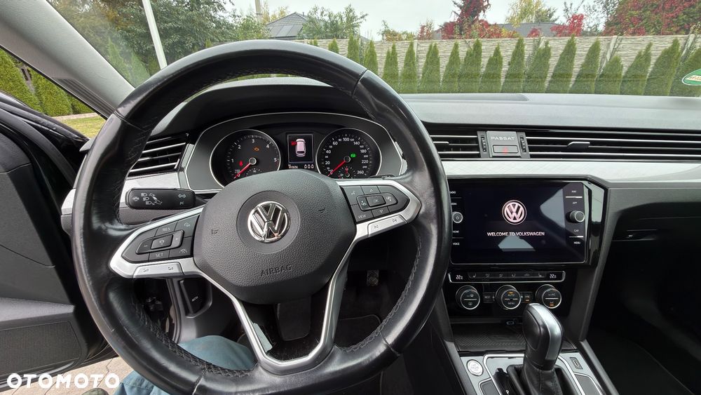 Volkswagen Passat - 16