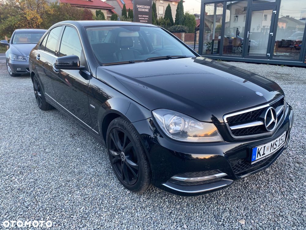 Mercedes-Benz C-Class 2011 photo 3