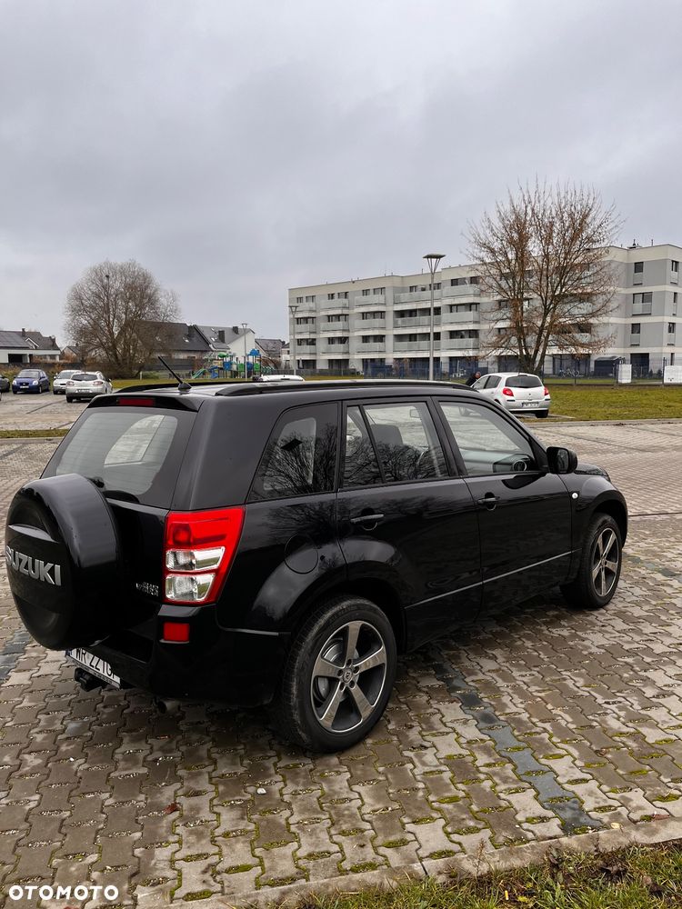 Suzuki Grand Vitara 2.0 - 8