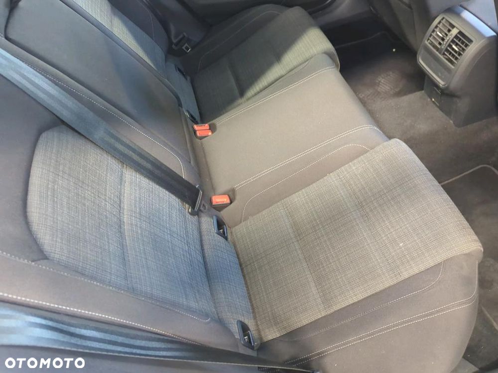 Volkswagen Passat 2.0 TDI EVO Business DSG - 17