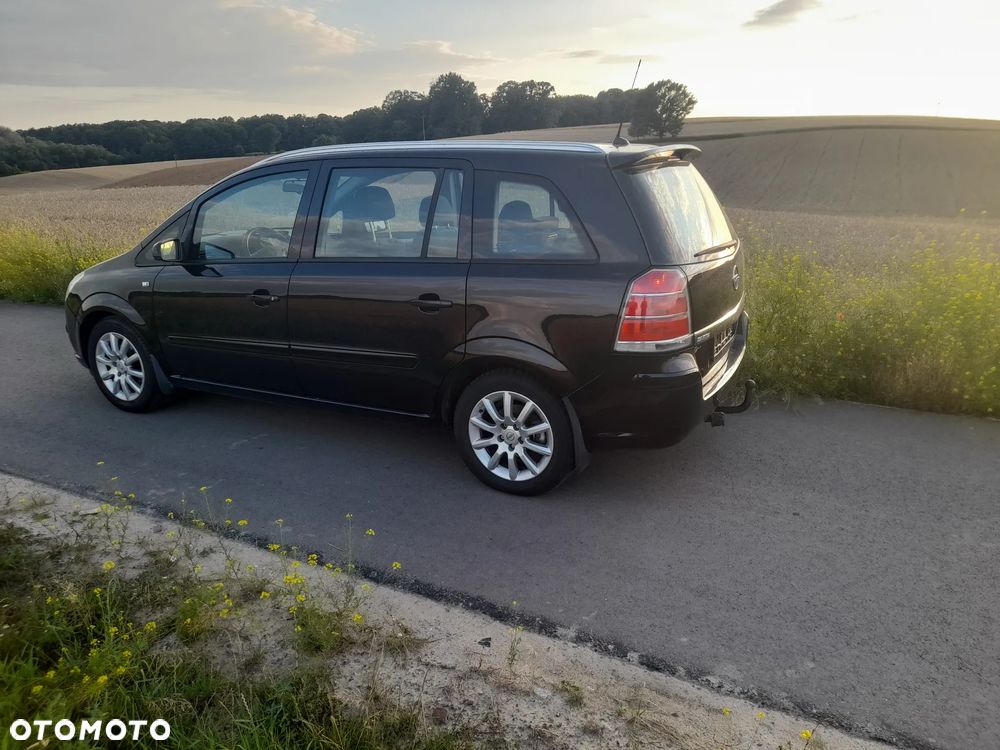Opel Zafira 1.8 Cosmo - 19