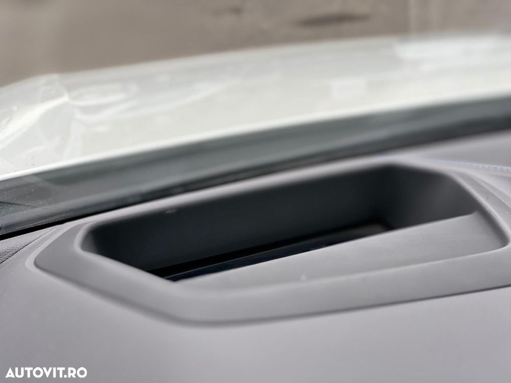 BMW Seria 2 218i AT - 28