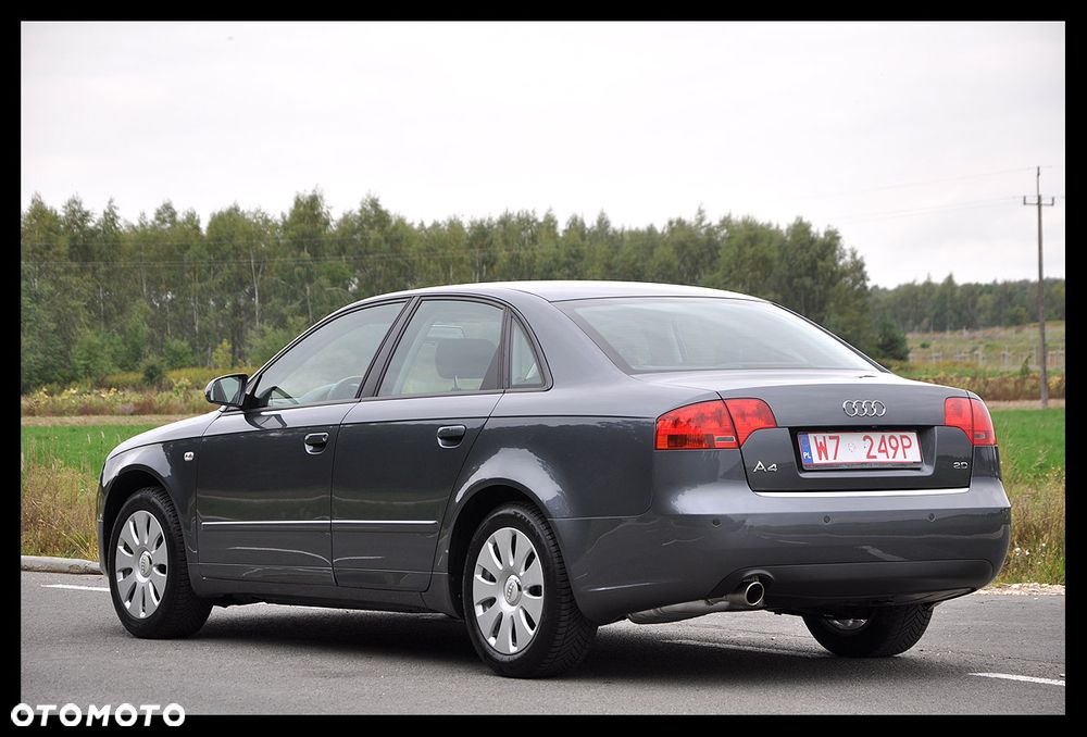 Audi A4 Limousine - 17