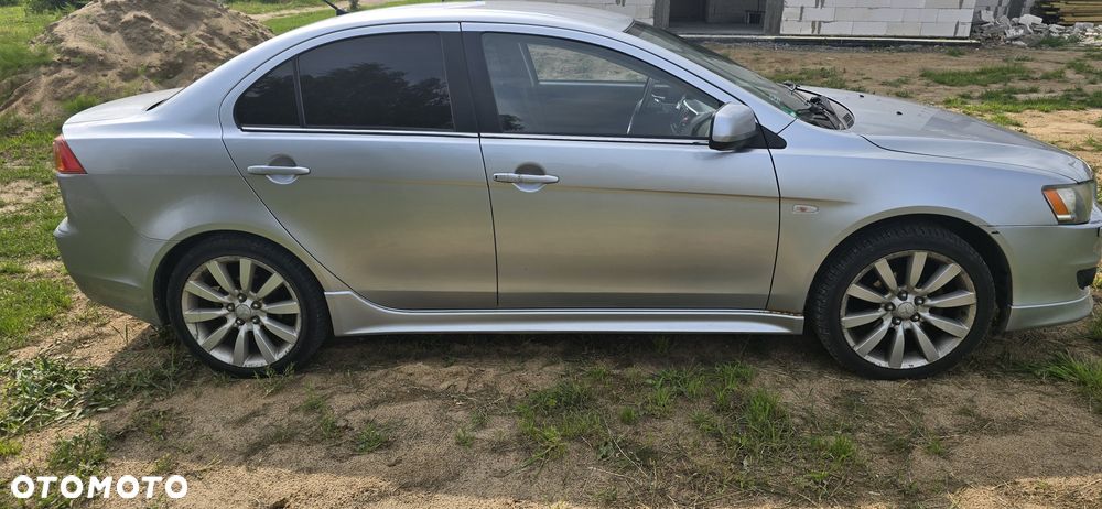 Mitsubishi Lancer - 5