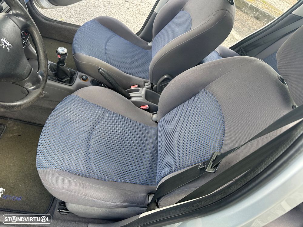 Peugeot 206 1.1 XT - 9