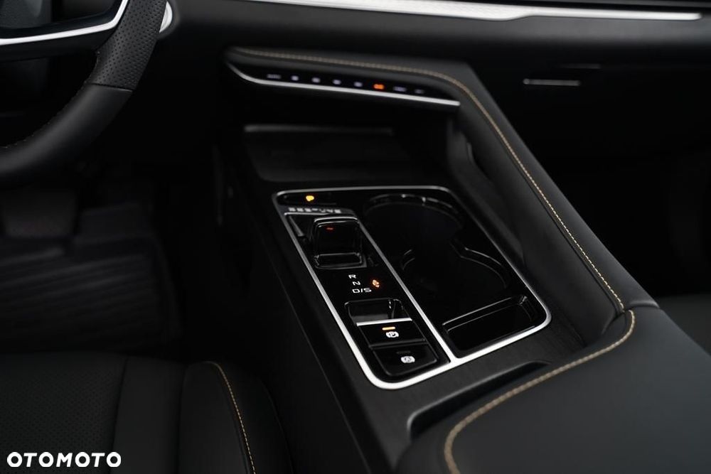 Bestune B70 2.0T Elegance - 23