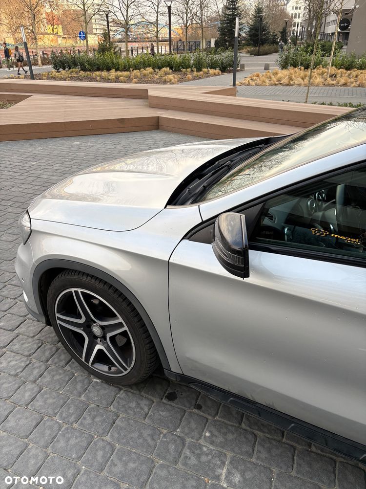 Mercedes-Benz GLA 200 7G-DCT AMG Line - 13