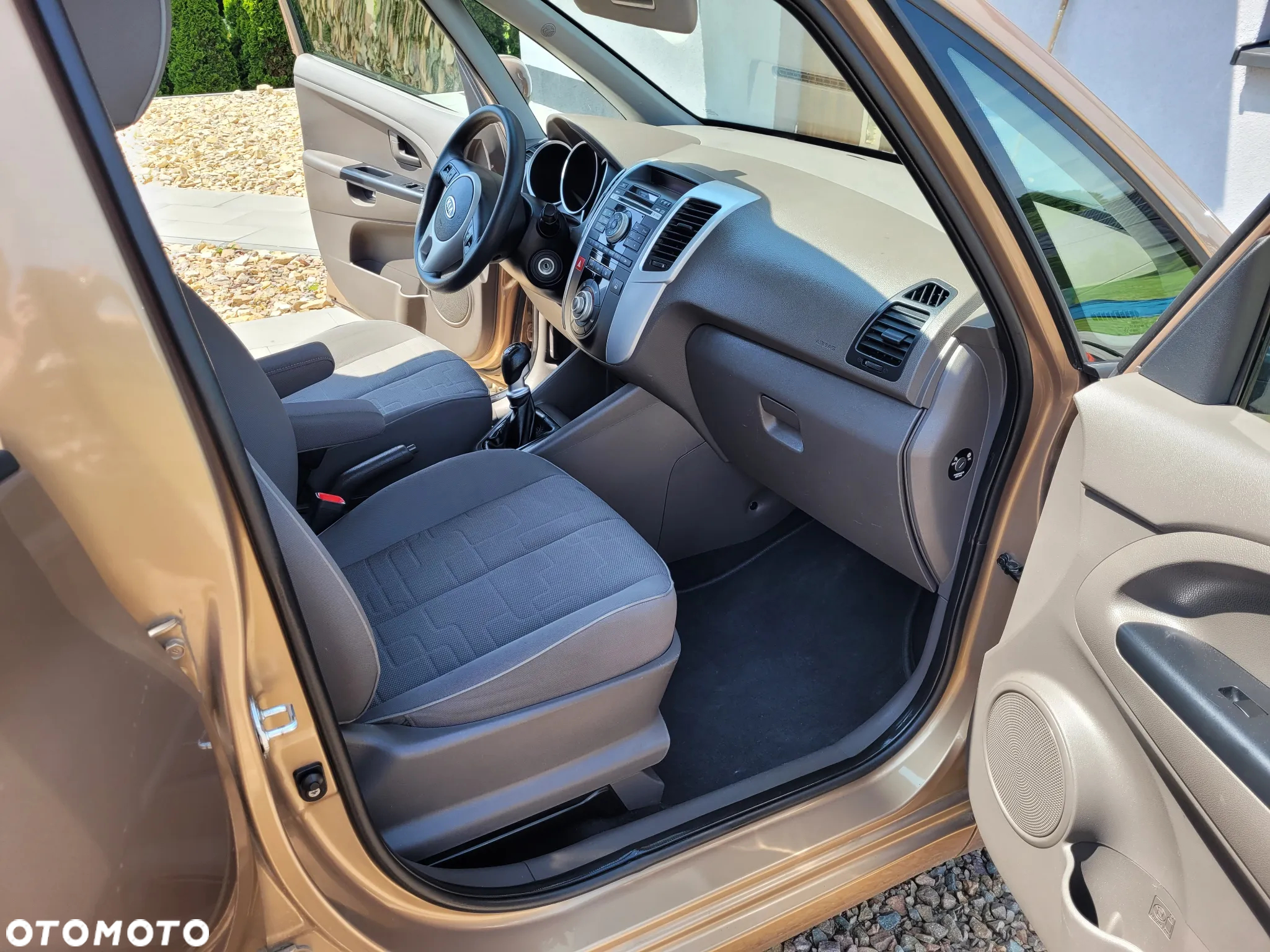 Kia Venga - 9