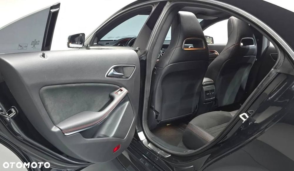 Mercedes-Benz CLA 250 4Matic 7G-DCT AMG Line - 21