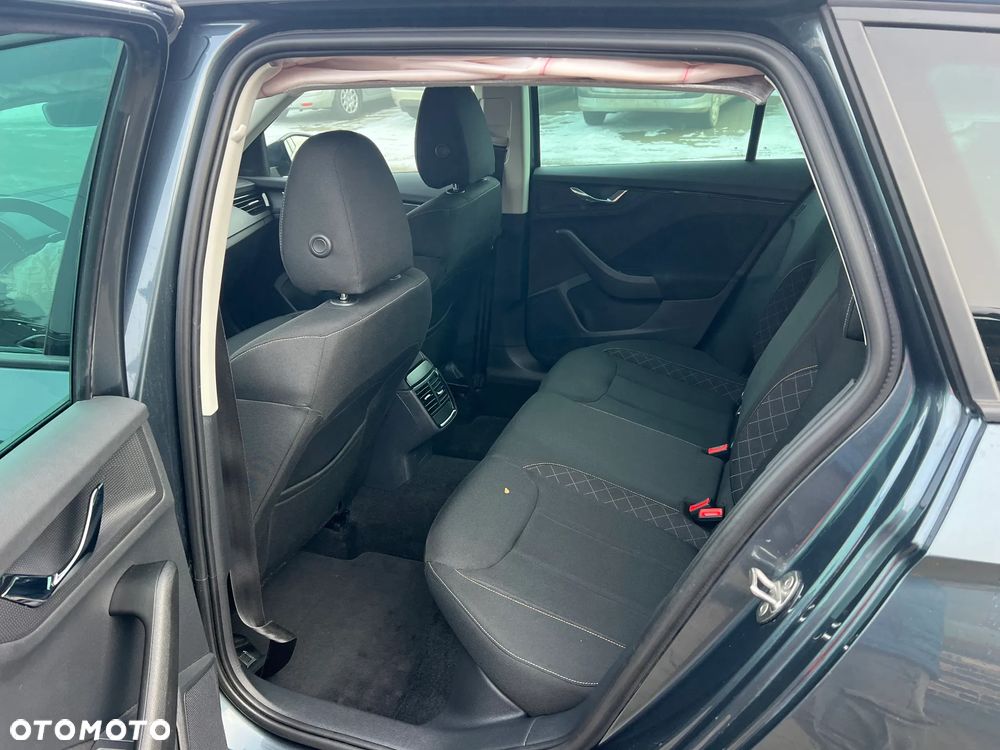 Skoda Kamiq 1.0 TSI DSG Style - 8