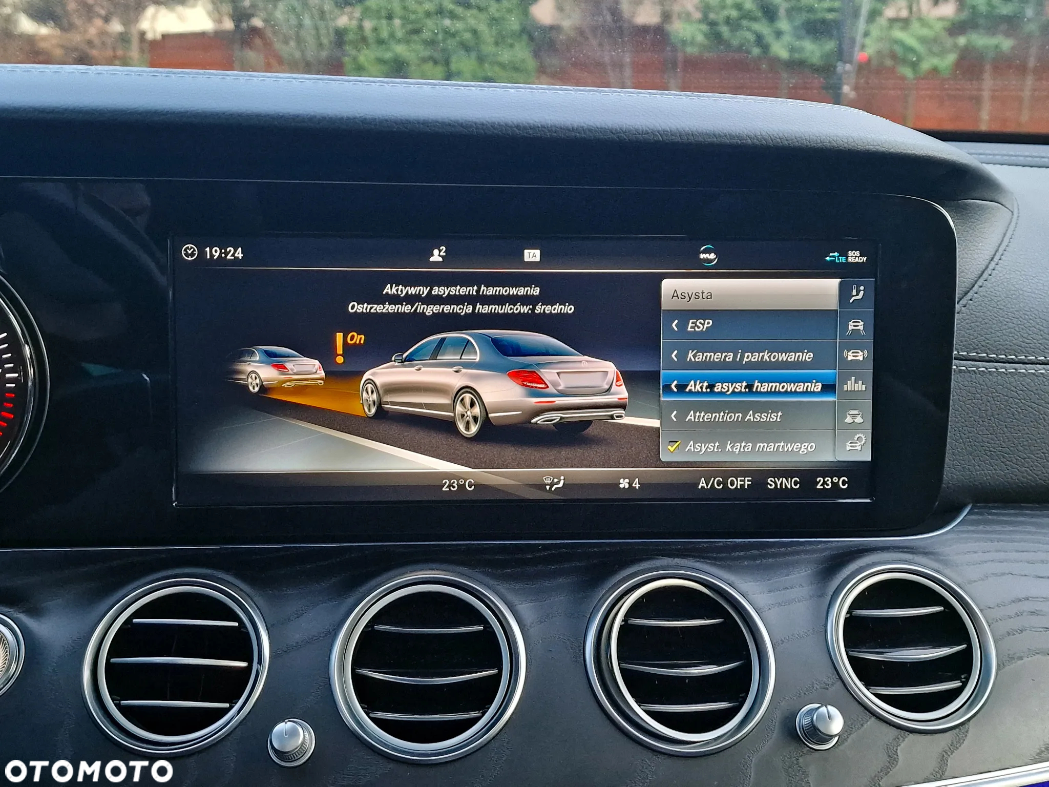 Mercedes-Benz Klasa E 220 d 4-Matic 9G-TRONIC - 26