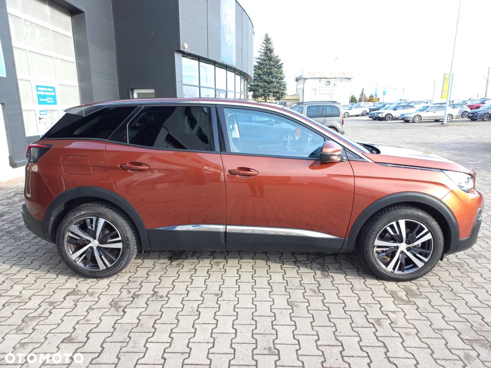 Peugeot 3008 1.2 PureTech Allure S&S - 4