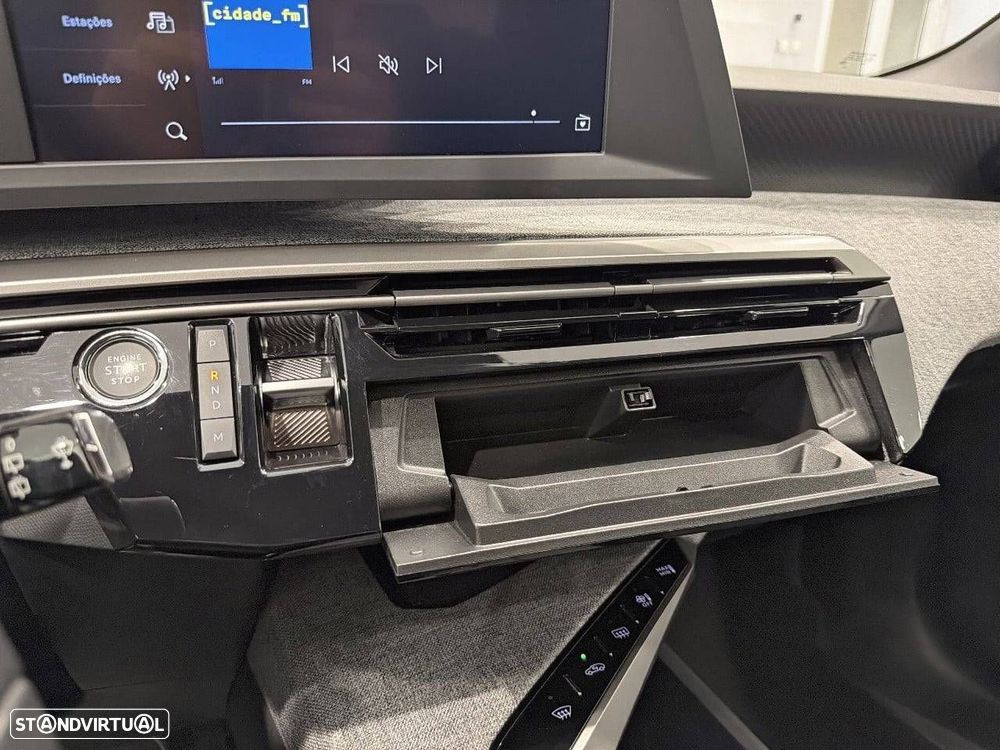 Peugeot 5008 1.2 Hybrid Allure e-DCS6 - 18