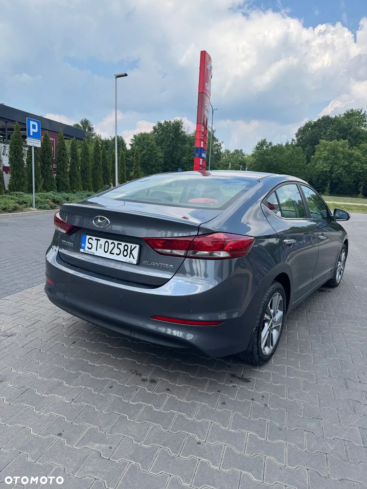 Hyundai Elantra 1.6 Style - 6