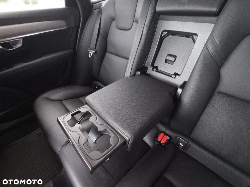 Volvo V90 Cross Country - 15