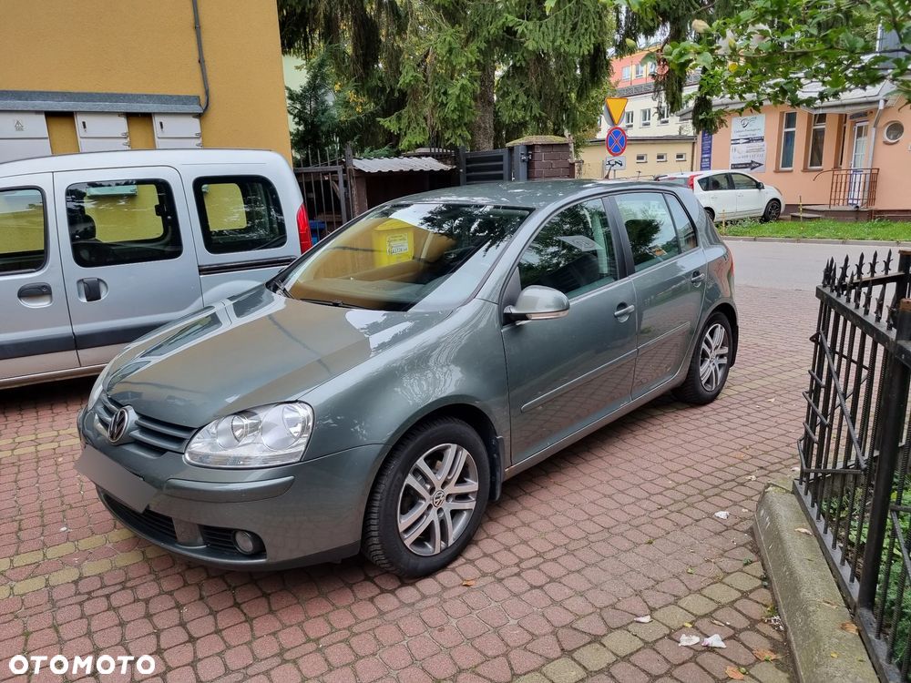 Volkswagen Golf - 1