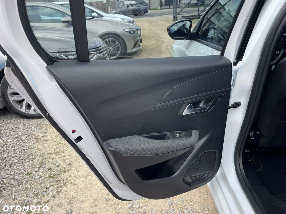 Peugeot 208 - 28
