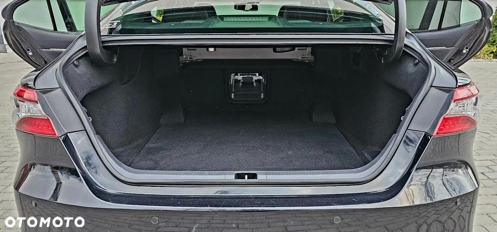 Toyota Camry 2.5 Hybrid Executive CVT - 11