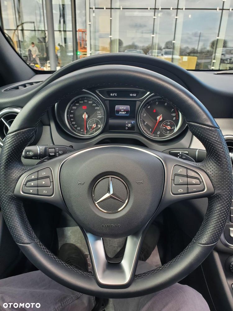 Mercedes-Benz GLA 250 4Matic 7G-DCT AMG Line - 10